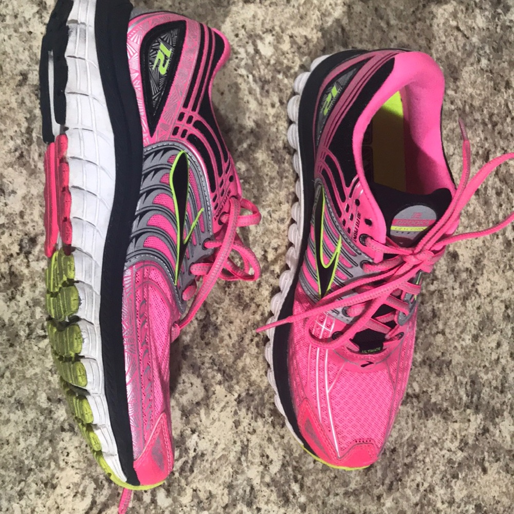 Brooks women’s Glycerin 12’s size 7.